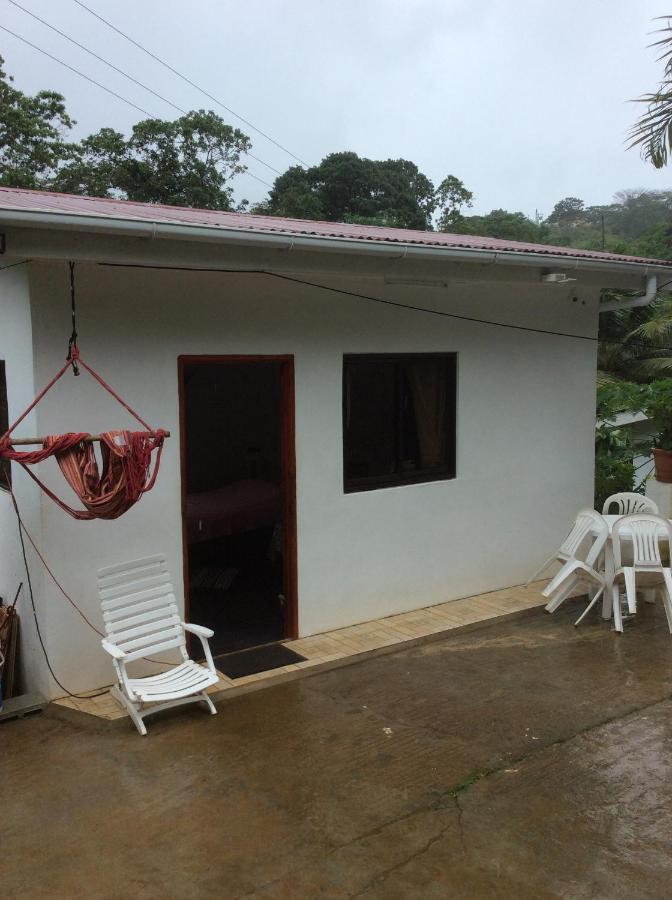ויקטוריה Papayas Self Catering Room מראה חיצוני תמונה
